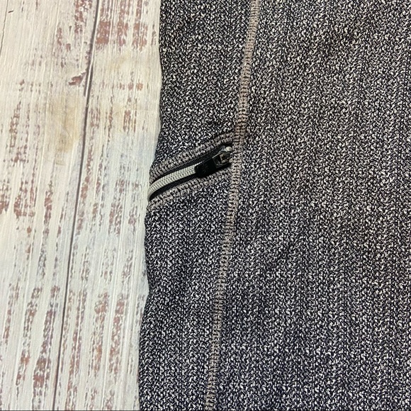 Athleta Static Drifter Gray Capri. Size Small. - Picture 5 of 13